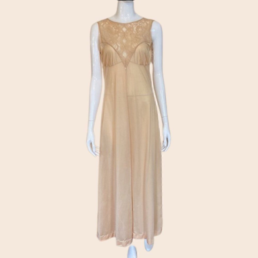 Vintage 1960's Champagne Lace Slip Size Medium - Picture 1 of 8